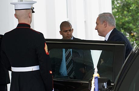 ראש הממשלה בנימין נתניהו מגיע ל בית ה לבן לפגישה עם ברק אובמה, צילום: איי אף פי