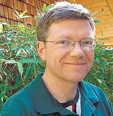 קולין רול, האחראי על יישוב הסכסוכים ב-eBay קולין רול, האחראי על יישוב הסכסוכים ב-eBay