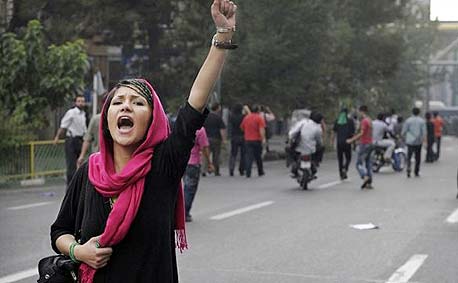 המהומות באיראן ב-2009. המשטר שוב מתחיל לדאוג