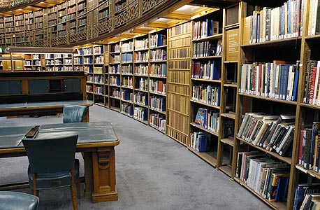 ספרייה ציבורית. הולכות ונכחדות בבריטניה