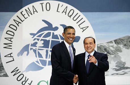 ראש ממשלת איטליה סילביו ברלוסקוני ונשיא ארה"ב ברק אובמה בפסגת הG8, צילום: איי פי