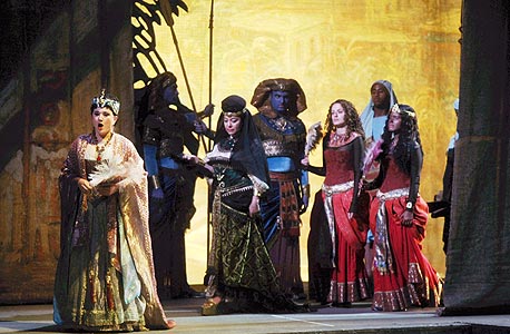 סקאלה אחרת: בית האופרה שלא נפגע במשבר
