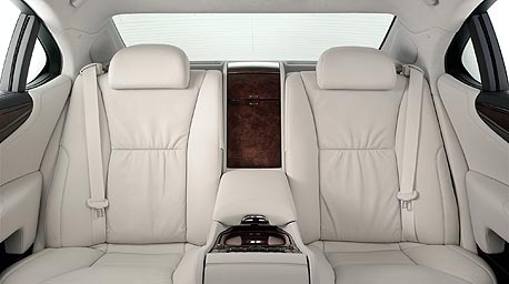 המושב האחורי. הנוסעים יסרבו לצאת מהרכב