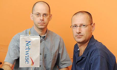 (מימין) עמי גורן, סמנכ"ל וירון זנבל, מנהל מוצר בנטוויז, צילום:  יובל חן