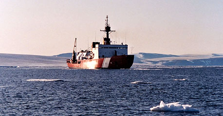 ההתחממות הגלובלית: ספינות חצו לראשונה את הים הארקטי ללא שוברות קרח