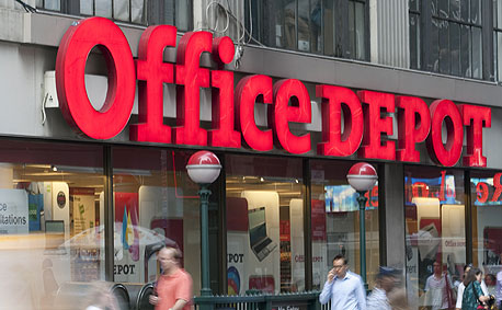 חנות של אופיס דיפו בניו יורק, צילום: בלומברג
