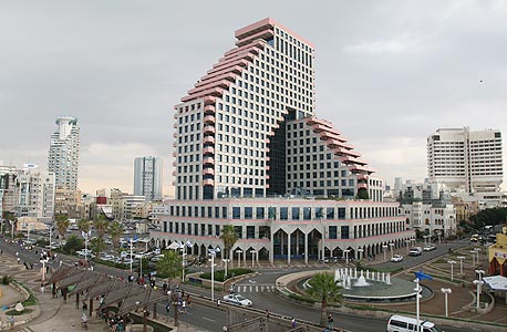 בניין האופרה בתל אביב, שתיכנן אברהם יסקי