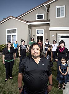 משפחה שביתה עוקל על ידי הבנק