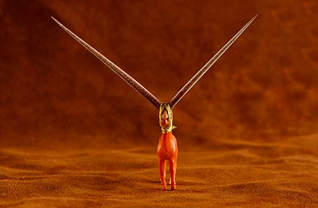 מתוך התערוכה  "קריסטל גרדן 002"