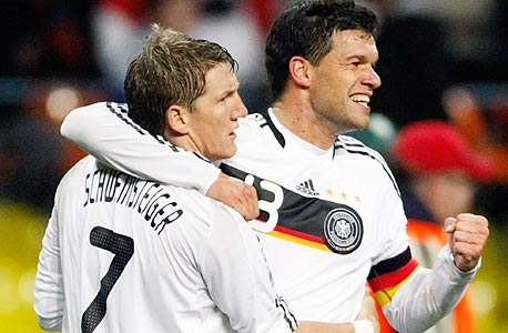 ספורט בצהריים: שחקני נבחרת גרמניה ילבשו אפוד מגן בדרום אפריקה