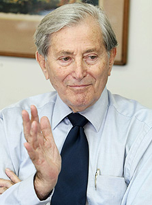 מונה ליו"ר דירקטוריון החברה ב-2002. אלי הורביץ