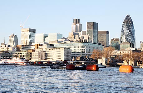 כלכלת לונדון מחלצת את בריטניה מהבוץ