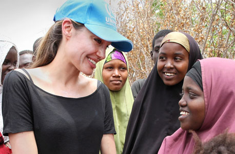 אנג'לינה ג'ולי עם ילדים פוטנציאליים אנג'לינה ג'ולי עם ילדים פוטנציאליים