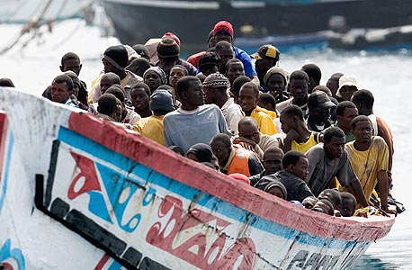 פליטים אפריקאים בדרך לאירופה, צילום: רויטרס