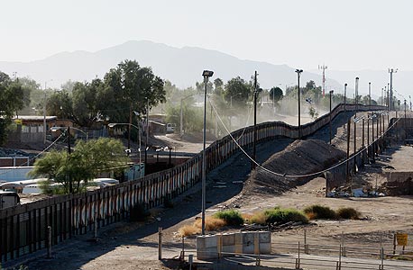 חומה בגבול מכסיקו ארה"ב