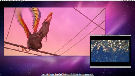 כמה מקום יש בשולחן העבודה של ה-iMac החדש? בתמונה, החלון הגדול מציג סרט ב-Full HD, והחלון הקטן מציג סרט באיכות DVD. והמסך עוד לא מלא 
