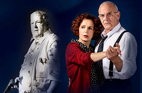 השחקנים על הבמה. מפיחים חיים בדמויות השחקנים על הבמה. מפיחים חיים בדמויות