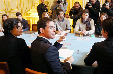 ראש ממשלת צרפת מנואל ואלס נפגש עם מנהיגי המחאה בפריז, היום