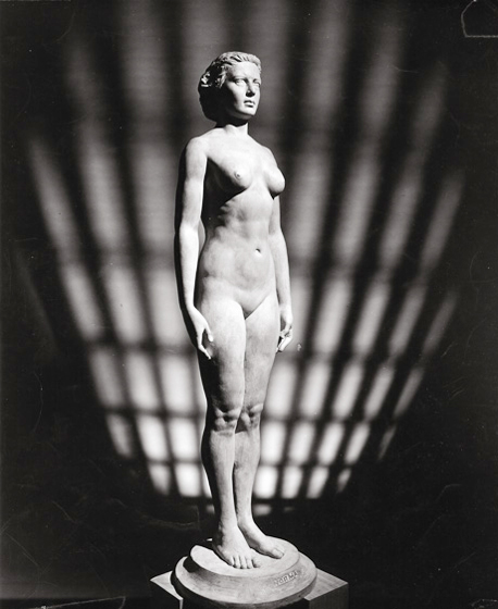 פסל האשה האולטימטיבית במוזיאון קליבלנד