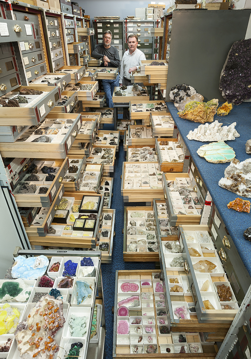 דגימות ומומחים מאוסף המחלקה לחקר המינרלים, צילום: Chip Clark