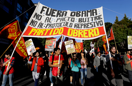 הפגנה נגד אובאמה וה"קרנות אוכלות נבלות" בחודש שעבר בברילוצ'ה, ארגנטינה