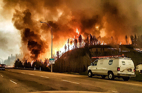 שריפות באזור הפקת הנפט בקנדה. הפסקה זמנית בהפקה