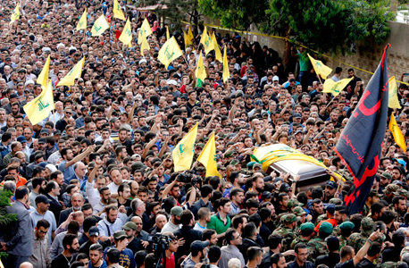 הלווייתו של בכיר חיזבאללה מוסטפא בדר א דין ב ביירות, צילום: אי פי איי