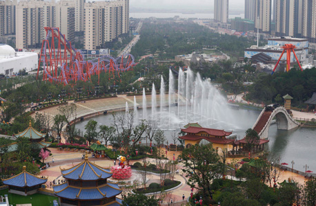 פארק השעשועים "וונדה סיטי" בעיר נאנצ'אנג, סין 