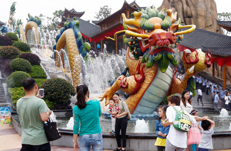 פארק השעשועים וונדה סיטי בעיר נאנצ'אנג בסין