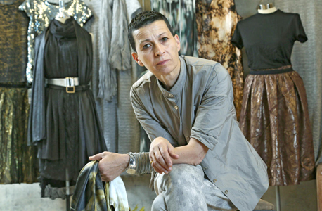 חומסקי. "היכולת ליצור בתקציב מצומצם מאתגרת את היצירתיות. כשצריך להסתדר עם מה שיש, מפעילים את הראש" חומסקי. "היכולת ליצור בתקציב מצומצם מאתגרת את היצירתיות. כשצריך להסתדר עם מה שיש, מפעילים את הראש"