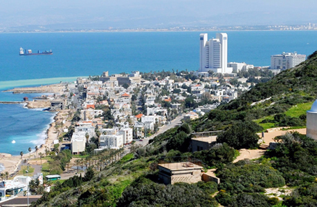 מורדות הכרמל בחיפה. יש עליות וצריך מעליות