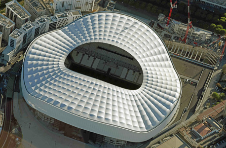 במסגרת החוזה לעשר שנים, האצטדיון בדרום צרפת ייקרא מחדש אורנג' ולודרום. שווי החוזה נאמד על 2.7 מיליון יורו (3.07 מיליון דולר) בשנה. 