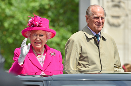 המלכה אליזבת והנסיך פיליפ ביום הולדת 90 למלכה, צילום: אם סי טי