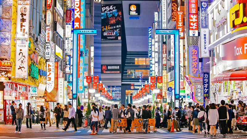 1. טוקיו, יפן: טוקיו משלבת בתוכה ניגודים החל מגורדי שחקים מוארים בניאון ועד למקדשים היסטוריים ויערות. טוקיו נחשבת למרכז חדשנות וזכתה ביותר כוכבי מישלן מכל עיר אחרת בעולם, צילום: גטי אימג