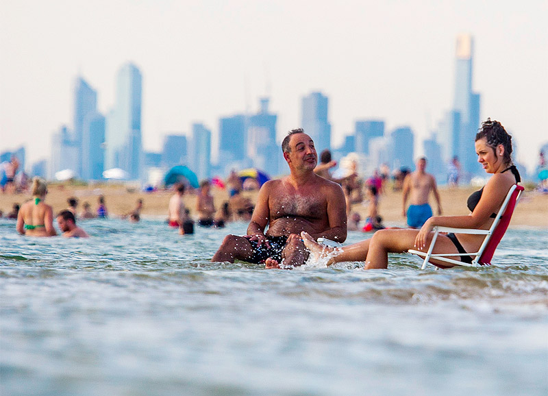 נהנים בחוף הים בסידני, אוסטרליה, צילום: גטי אימג