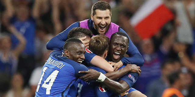 לנבחרת צרפת בכדורגל יש &quot;את חוזה החסות הטוב בעולם&quot;