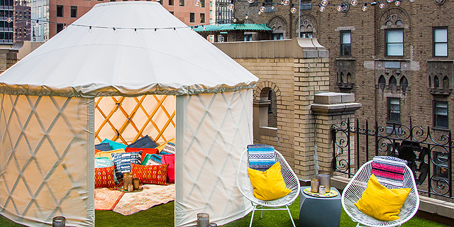 בלי יתושים, זבובים וחול: קמפינג על גג מלון יוקרה בניו יורק