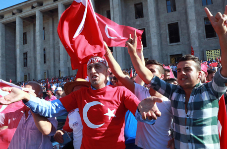 הפגנה בטורקיה בעד שלטונו של ארדואן, לאחר ניסיון ההפיכה, צילום: איי אף פי