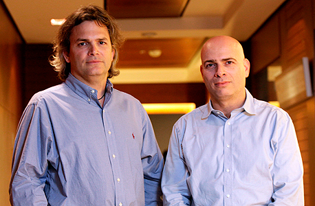 משמאל: אורי אלדובי ורמי דרור, יו"ר ומנכ"ל בית ההשקעות הלמן אלדובי