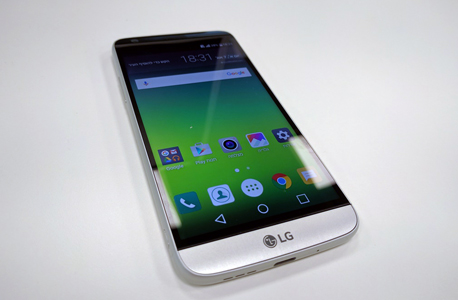 LG G5 SE סמארטפון 6, צילום: ראפל קאהאן