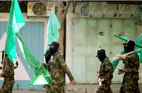 חיילי הזרוע הצבאית של חמאס, צילום: אי פי איי