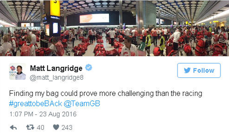 נבחרת אולימפית בריטניה חזרה נמל תעופה מזוודות תיקים אדומים טוויטר 5, צילום: טוויטר