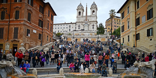 החברה שמימנה את שיפוץ המדרגות הספרדיות ברומא רוצה שיישארו סגורות לתיירים