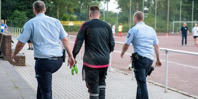 גרמניה: השוער ספג 43 שערים וגם נעצר בחשד להימורים לא חוקיים 
