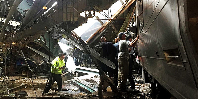 שלושה הרוגים ומאה פצועים בתאונת רכבת בניו ג&#39;רזי