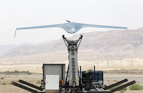 המתריע - BirdEye 6500 של התעשייה האווירית. יכול לטוס ולצלם שמונה שעות ברציפות, לעבד את התצלומים בתוכנה מיוחדת ולזהות מחלות, מזיקים, בעיות השקיה וכו