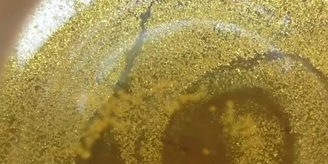 שיטה כימית חדשה להפקת זהב ממכשירים אלקטרוניים ישנים, צילום: רויטרס