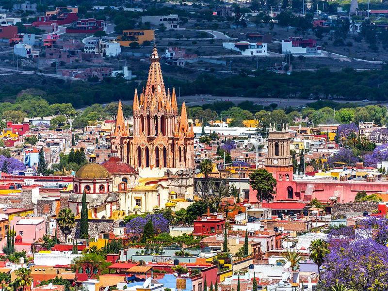 5. סן מיגל דה איינדה, מקסיקו: העיר מהתקופה הקולוניאלית נחשבת לאחת היפות במקסיקו, כולל גנים מרשימים, רחובות מרוצפים ואזור היסטורי. ב-2008 הוכתרה העיר לאתר מורשת עולמי
