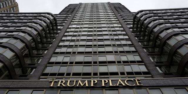 המוניטין מתפוגג: בניין נוסף בארה&quot;ב מסיר את השם טראמפ מחזיתו