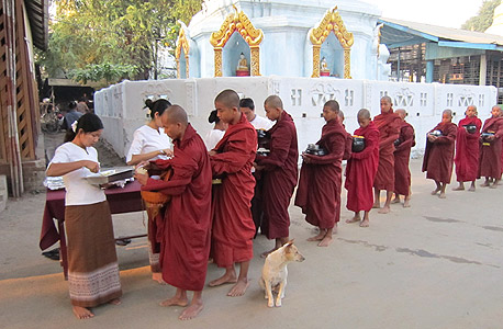 נזירים בודהיסטים בבורמה, צילום: journeyswithjan
